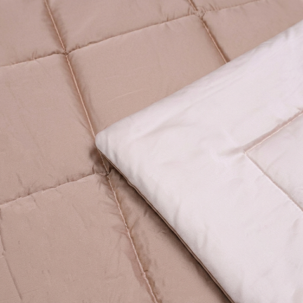 Cozy Pink Comforter – Ultra Soft Microfiber Quilt (Queen Size)